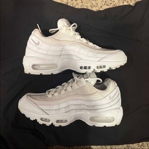 Nike airmax 95 'Triple White' Size 9